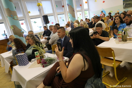 Devetošolci Osnovne šole 27. julij Kamnik naše zgodbe se ne končajo – postanejo le spomini (17)